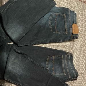 5 pairs of American eagle jeans